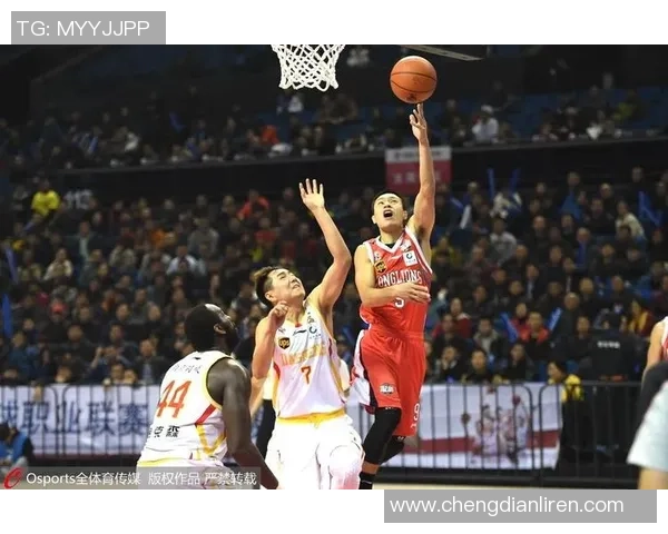 广东队与南京同曦的激烈对决回顾及精彩瞬间分析